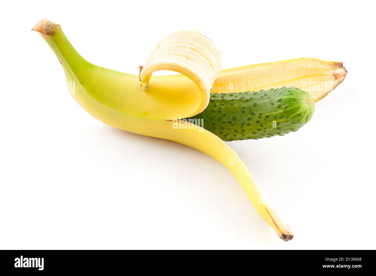 Öffnen Sie eine Banane und Gurke im Inneren Stockfoto
