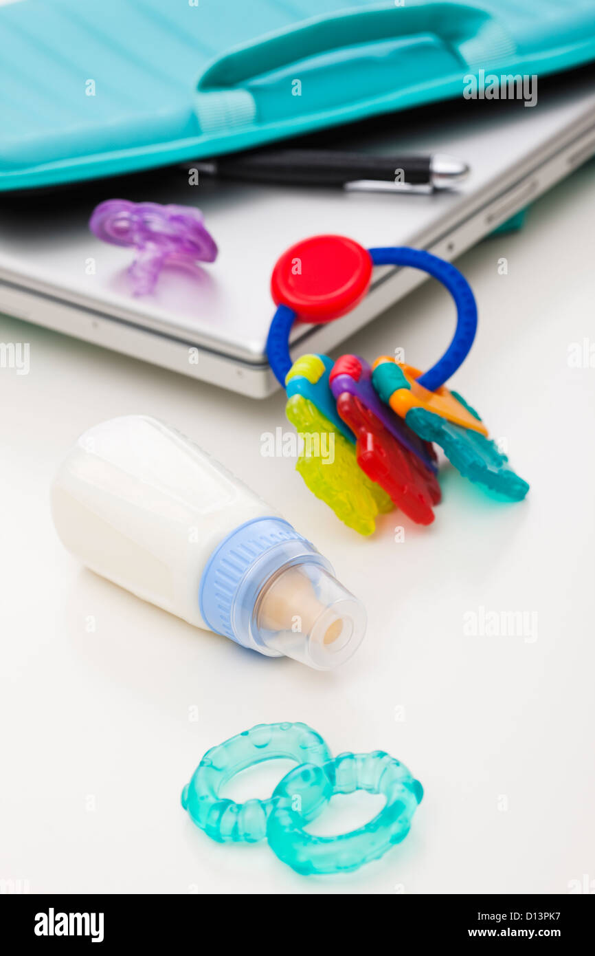 Studioaufnahme der Elternschaft Ausrüstung Stockfoto