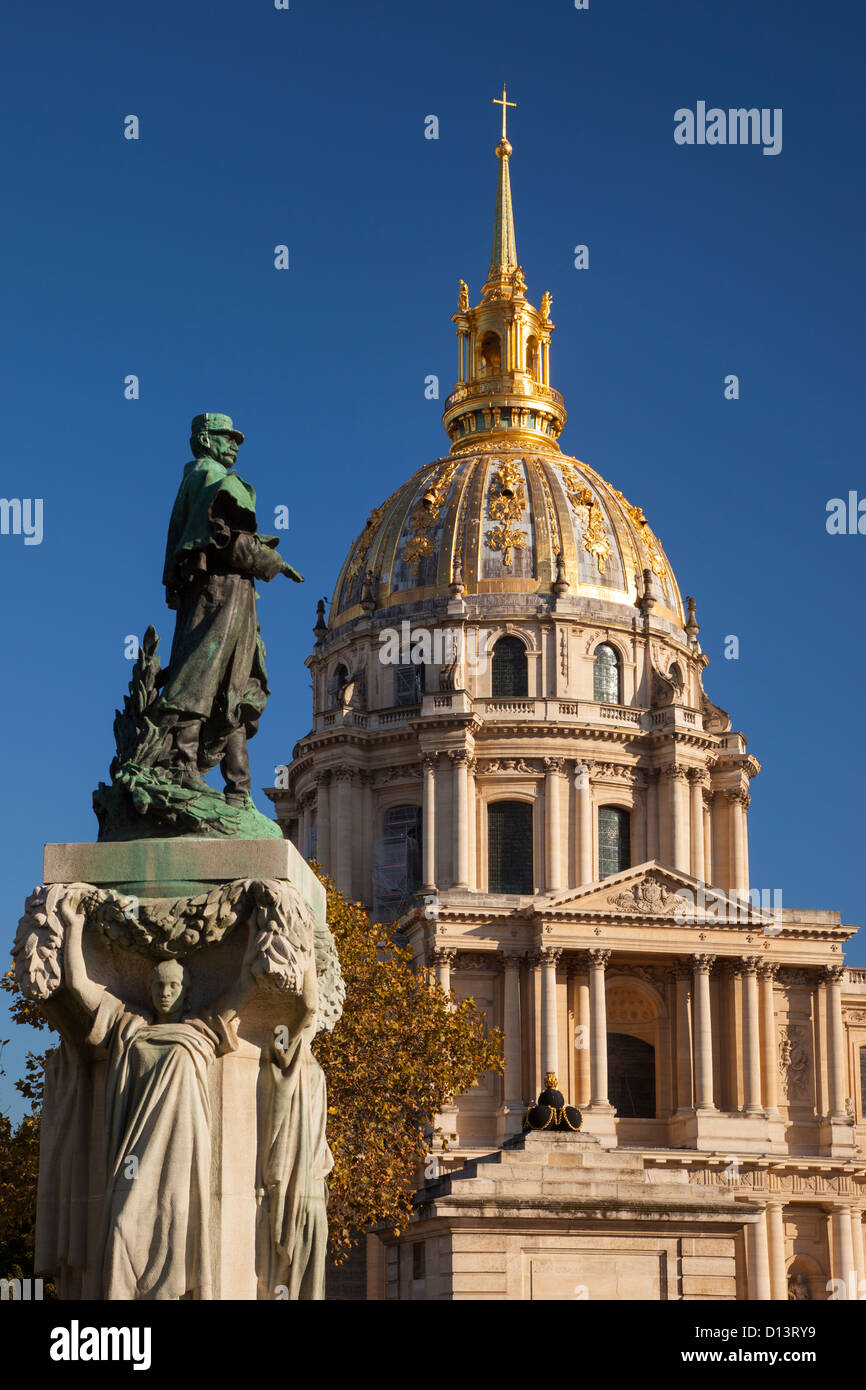 Krieg-Denkmal unter der Kuppel des Hotel Les Invalides, Paris Frankreich Stockfoto