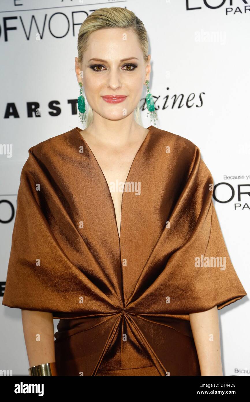 Aimee Mullins im Ankunftsbereich für 7th Annual l ' Oreal Frauen der Wert Awards, The Hearst Tower, New York, NY 6. Dezember 2012. Foto von: Yusuke Suzuki/Everett Collection Stockfoto