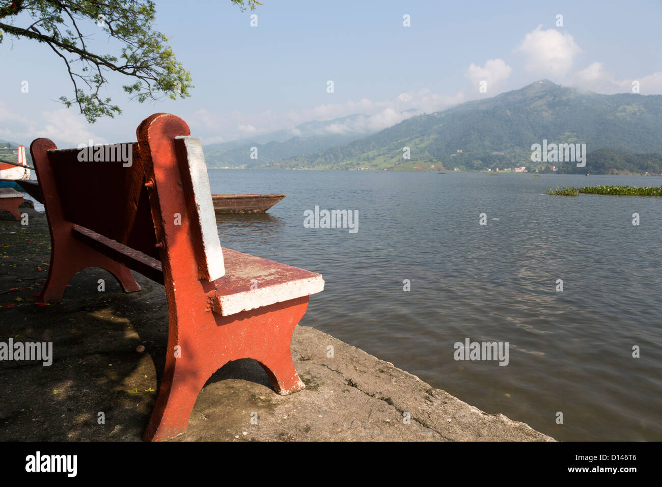 Phewa (oder Fewa) See in Pokhara, Nepal Stockfoto