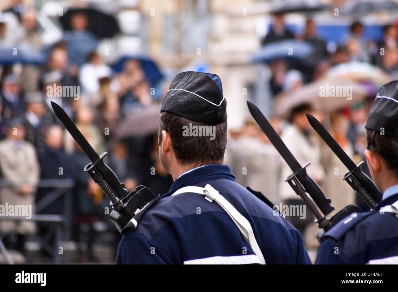 Gendarmen auf Parade am Remembrance Sunday, (Jour du Souvenir), Monument Aux Morts, Toulouse, Haute-Garonne, Midi - Pyréneés, Occitanie, Frankreich Stockfoto
