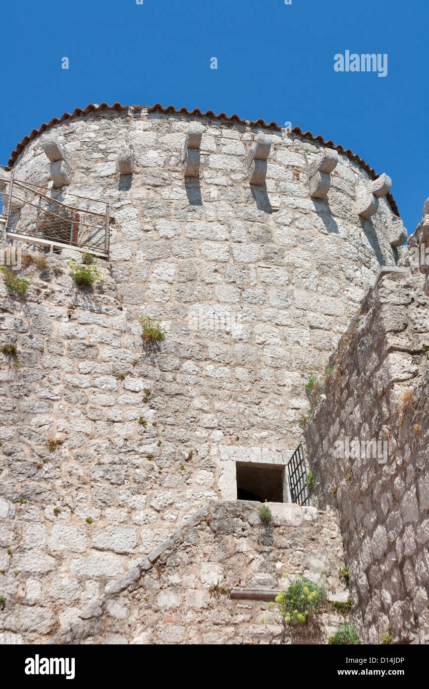 Turm der Frankopan (Kamplin) Burg während der fünf Jahrhunderte, als die Republik von Venedig die Stadt Krk Kroatien beherrschten. Stockfoto