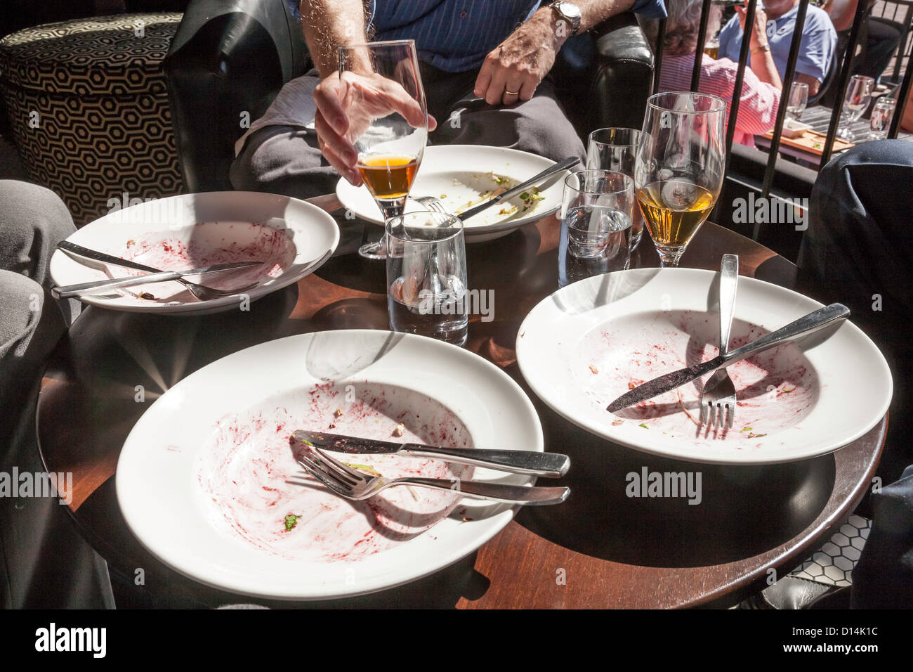 Ende der Mahlzeit, Interieur, Open Air Restaurant Stockfoto