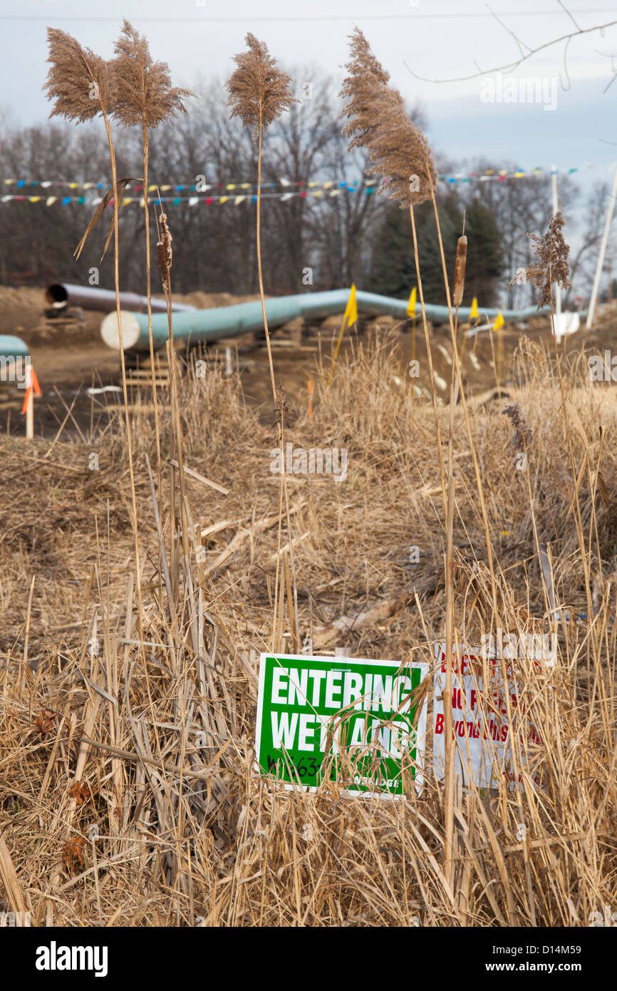 Bau der Ölpipeline Linie zu ersetzen, die Sande Öl in den Kalamazoo-Fluss im Jahr 2010 verschüttet. Stockfoto