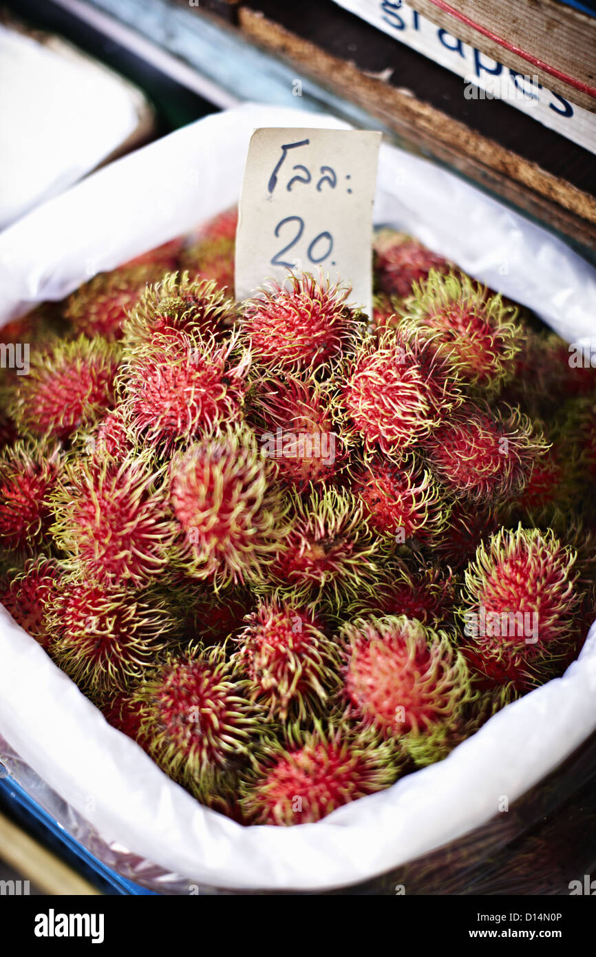 Rambutan zum Verkauf auf Markt Stockfoto