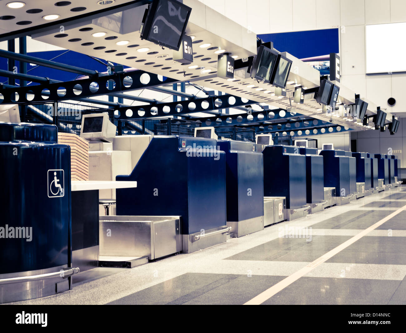 Wann Schließt Der Check In Schalter www.alamy.de