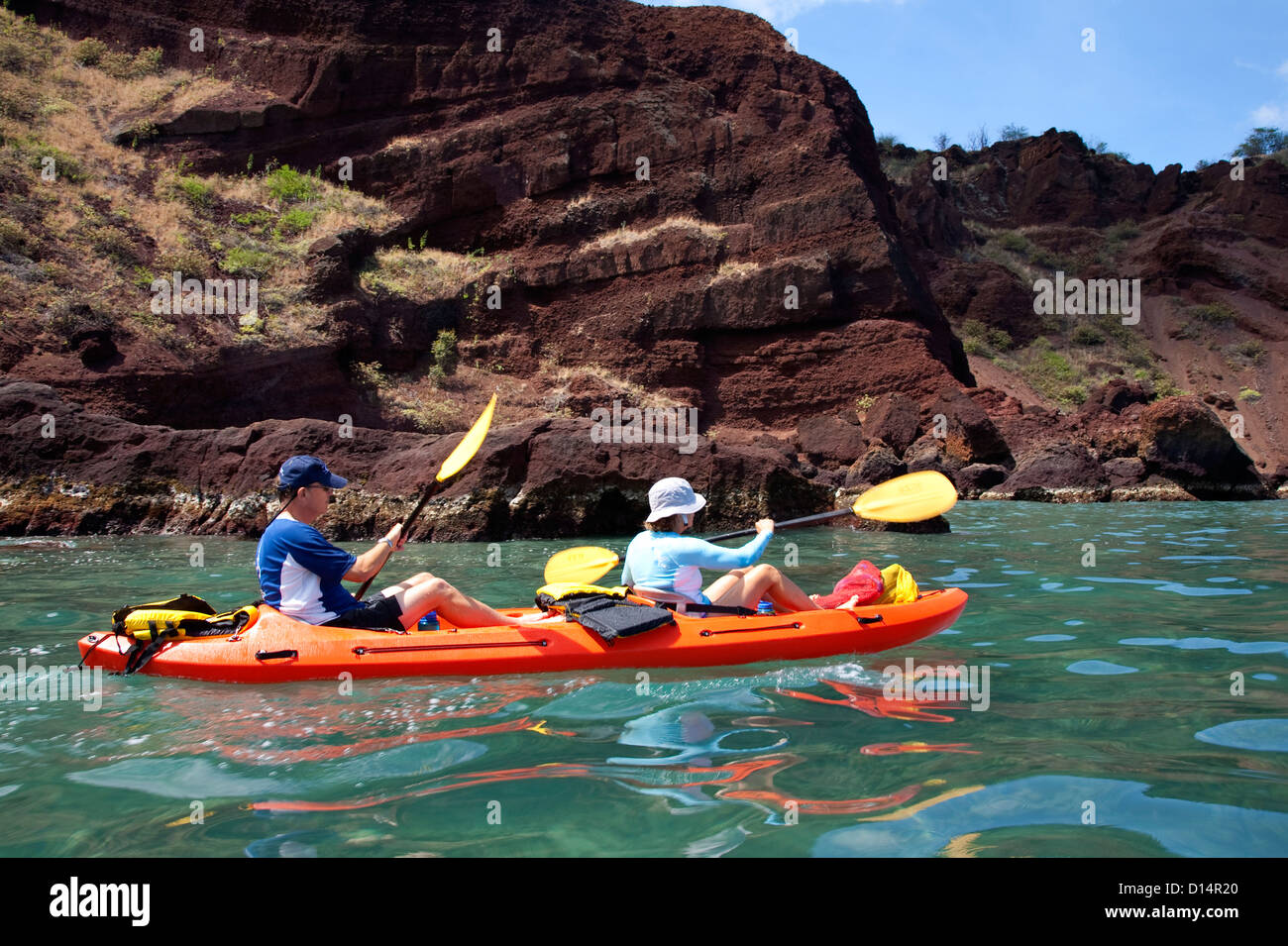 Hawaii, Maui, Kajakfahrer In Makena. Stockfoto