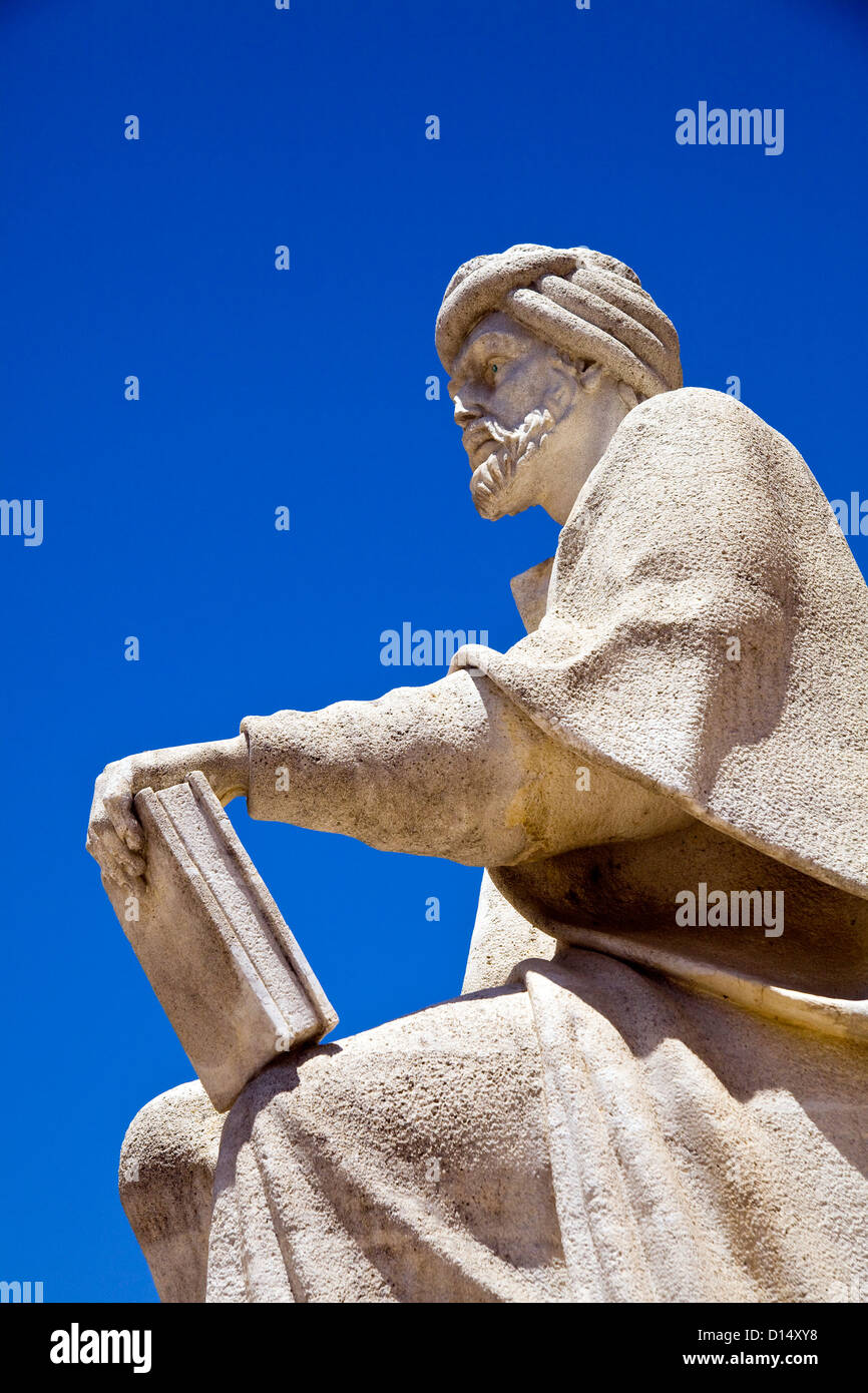 Statue von Abu l - Walid Muhammad bin Ahmad bin Rušd allgemein bekannt als Ibn Rushd oder seine Latinized Namen Averroes in Cordoba Spanien. Stockfoto