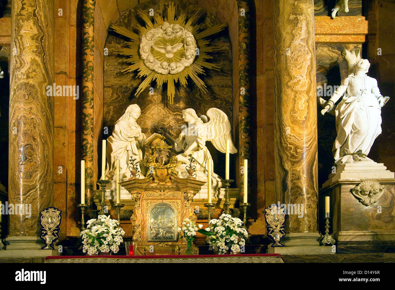 Detail der Kapelle der Inkarnation in der Kathedrale der Menschwerdung - La Manquita in Malaga, Andalusien, Spanien Stockfoto