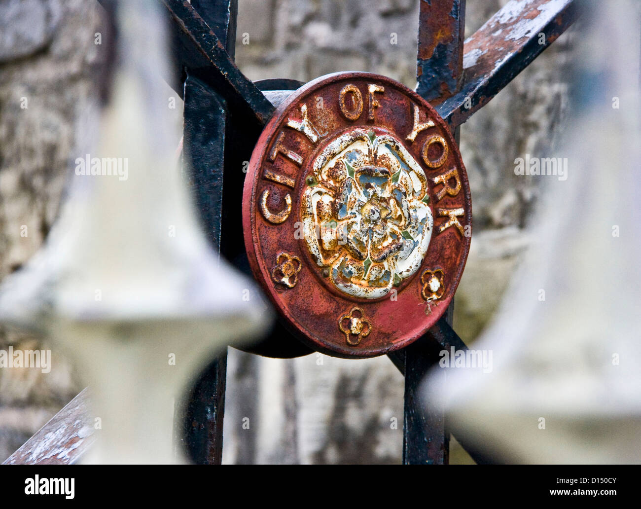 City of York Emblem auf Tore auf der Stadtmauer Stockfoto