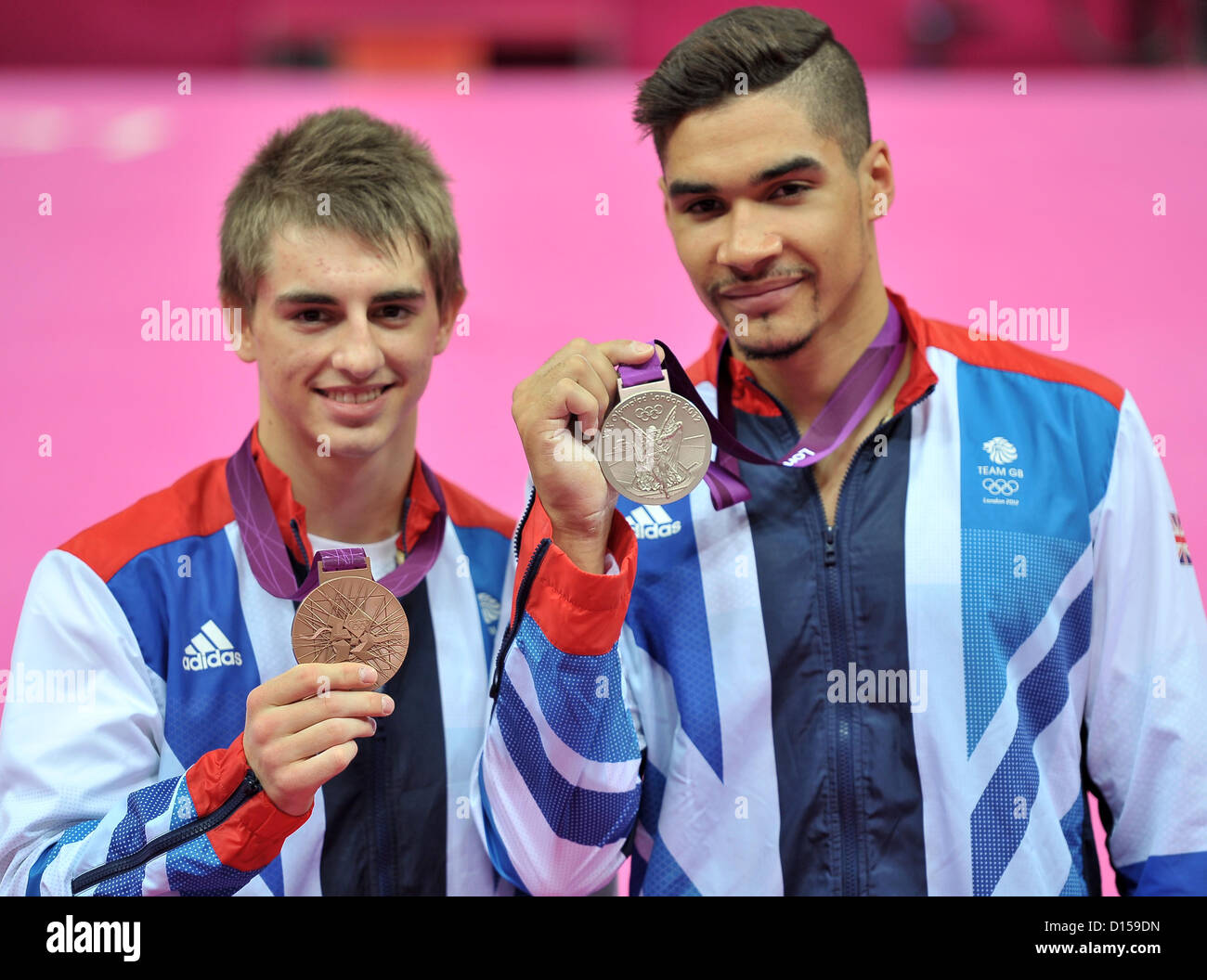 Louis Smith (GBR, Groß Britannien, rechts) und Max Whitlock (GBR, Großbritannien). Individuelle Gymnastik Stockfoto