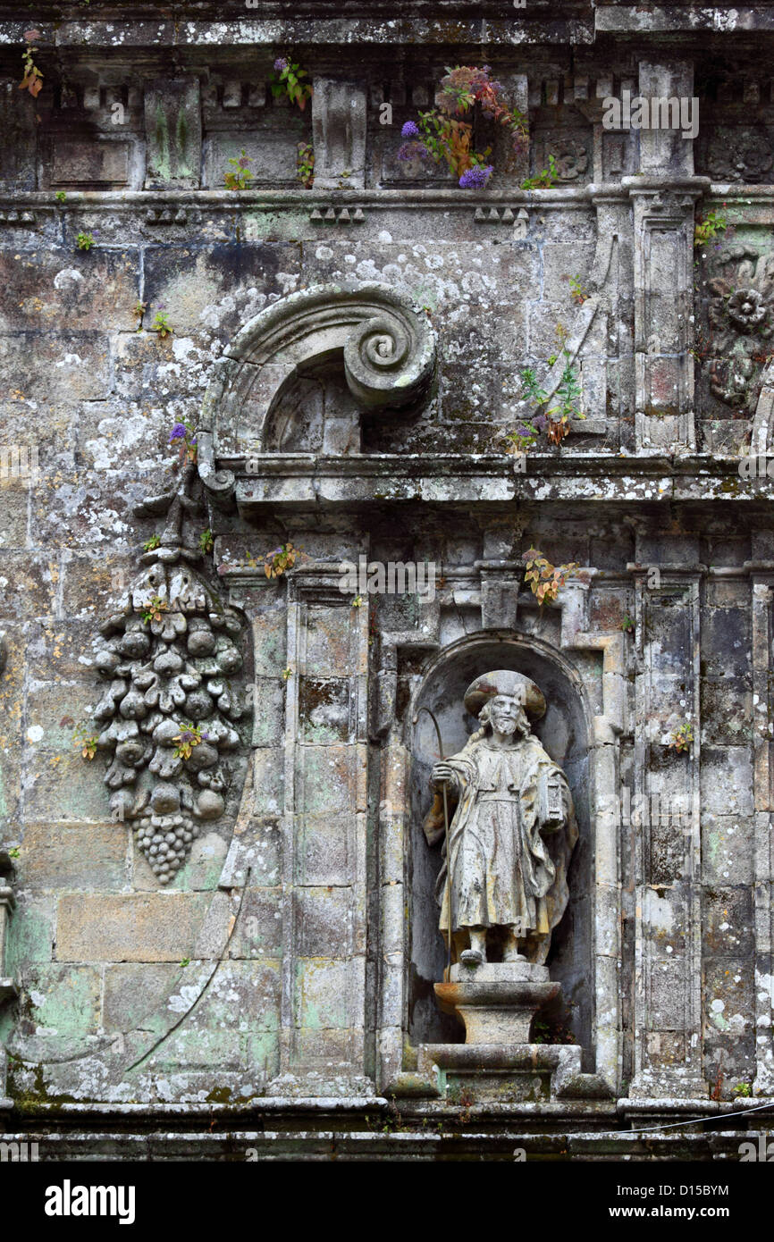 Stein Schnitzen der Schüler über Heilige Pforte (Puerta Santa) auf Ostfassade der Kathedrale von Santiago De Compostela, Galicien, Spanien Stockfoto