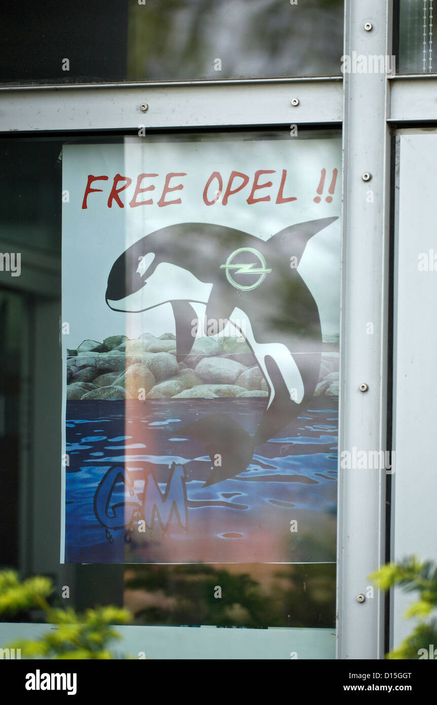 Rüsselsheim, Deutschland, motivational Poster von GM und Opel Stockfoto