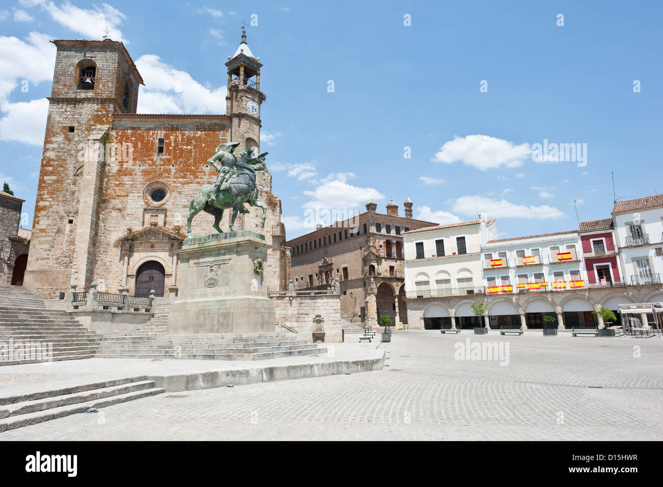 Trujillo Spanien Plaza Mayor oder Hauptplatz mit der Kirche San