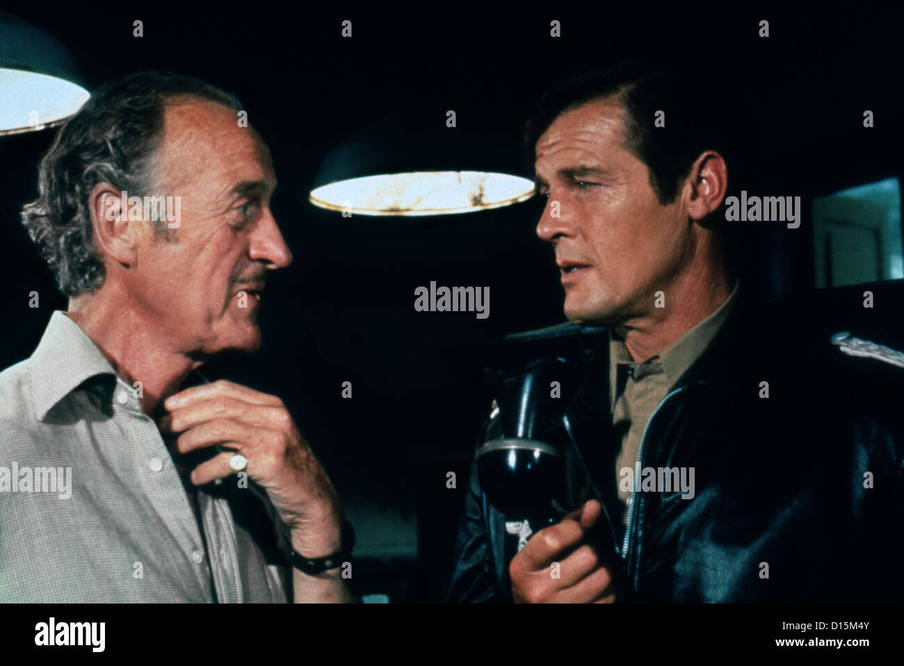 Flucht nach ATHENA (1979) David Niven, Roger Moore; GEORGE PAN COSMATOS (DIR) ESTA 003 MOVIESTORE COLLECTION LTD. Stockfoto