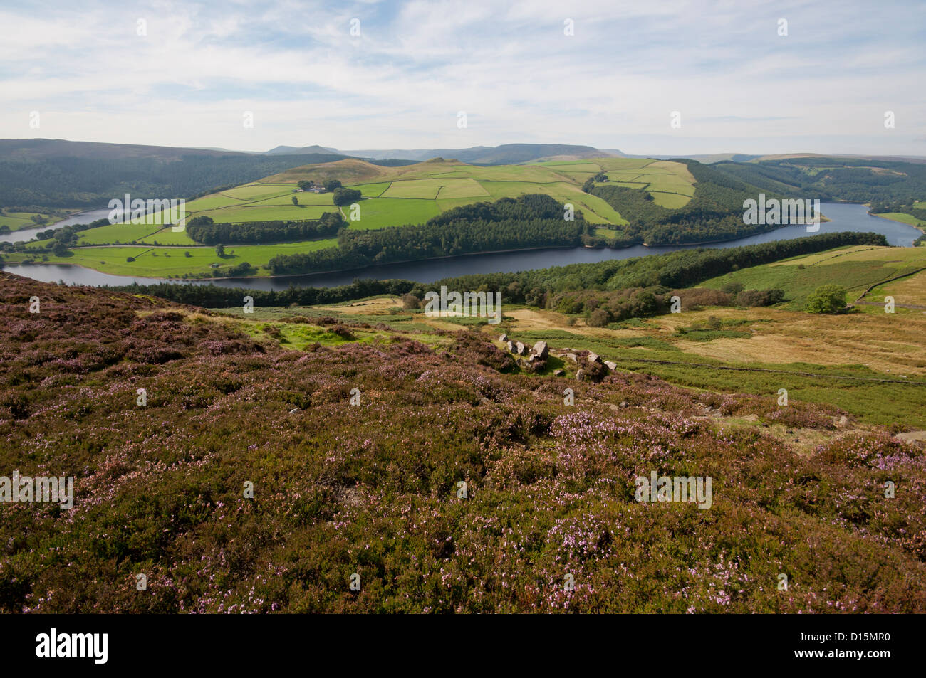 Ladybower Vorratsbehälter von Whinstone Lee Tor im Peak District National Park gesehen Stockfoto
