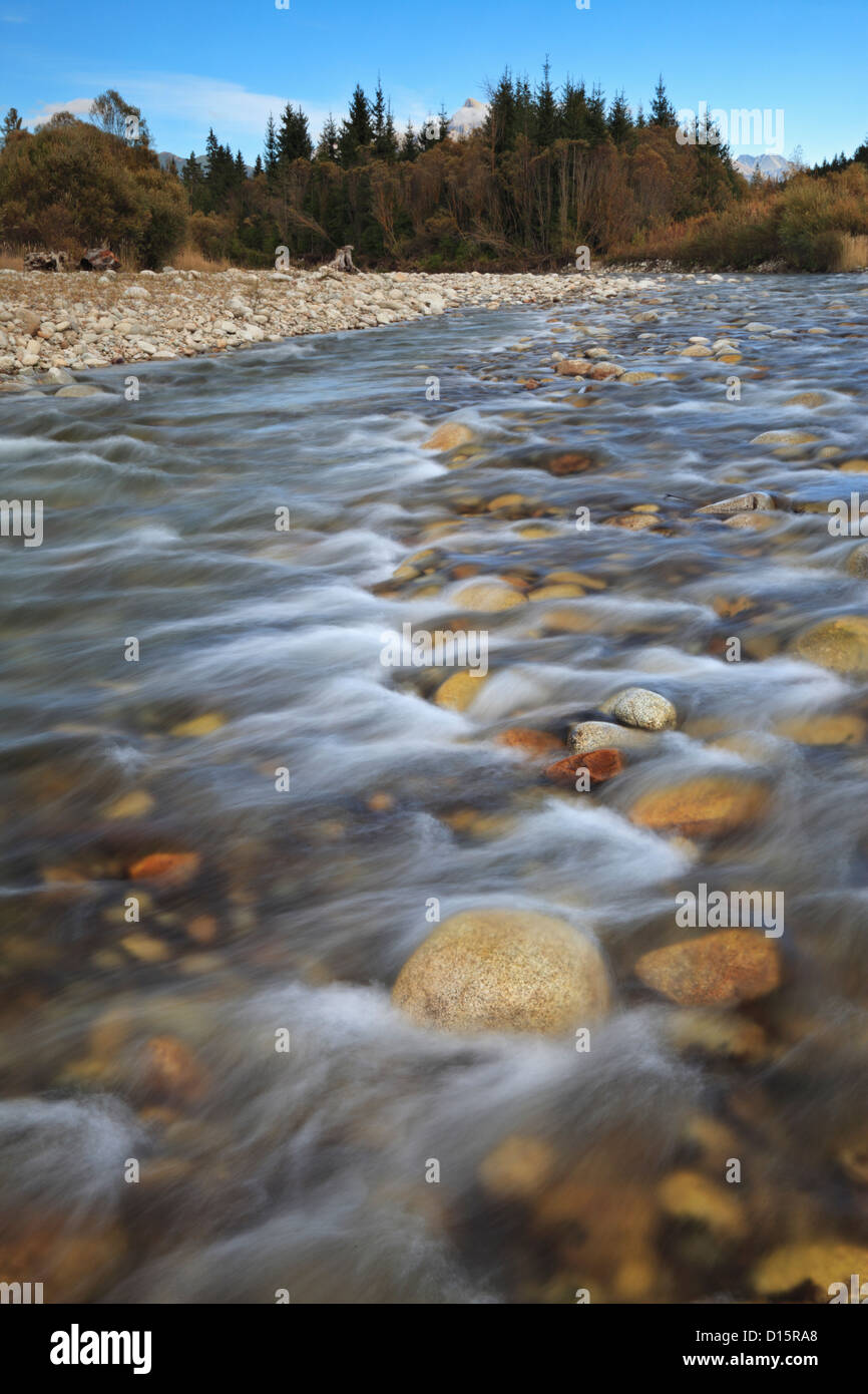 Der Fluss Bela in der Nähe von Pribylina in der Tatra-Region der Slowakei Stockfoto