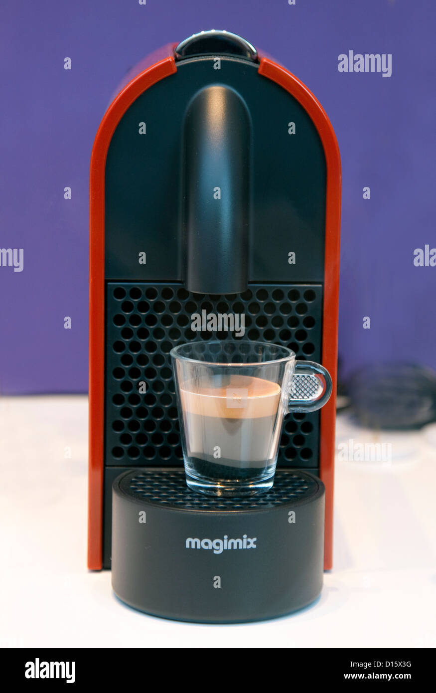 Nespresso Kaffee-Maschine von Magimix, London Stockfoto