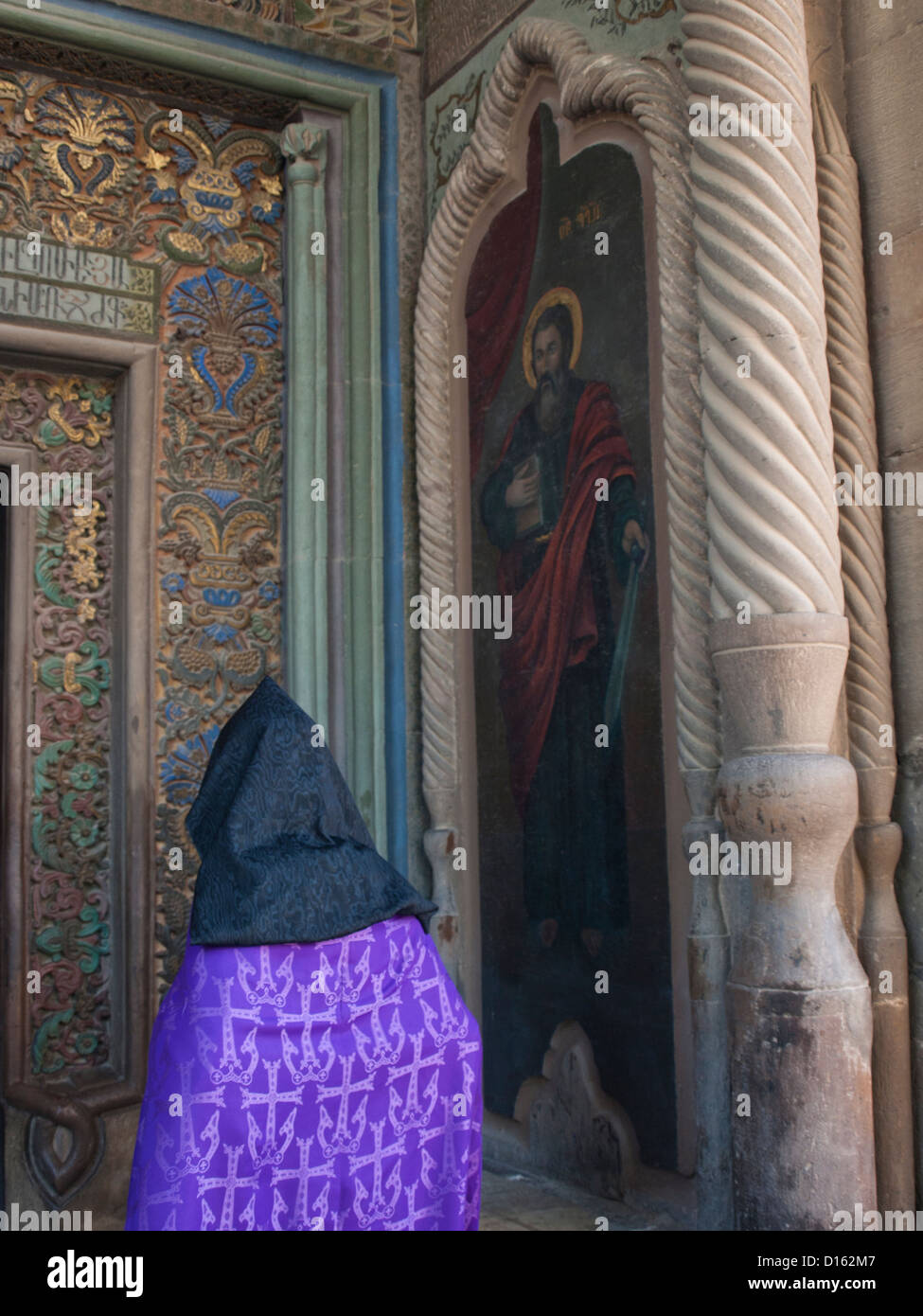 Priester in Etschmiadsin Mayr Tachar Stockfoto