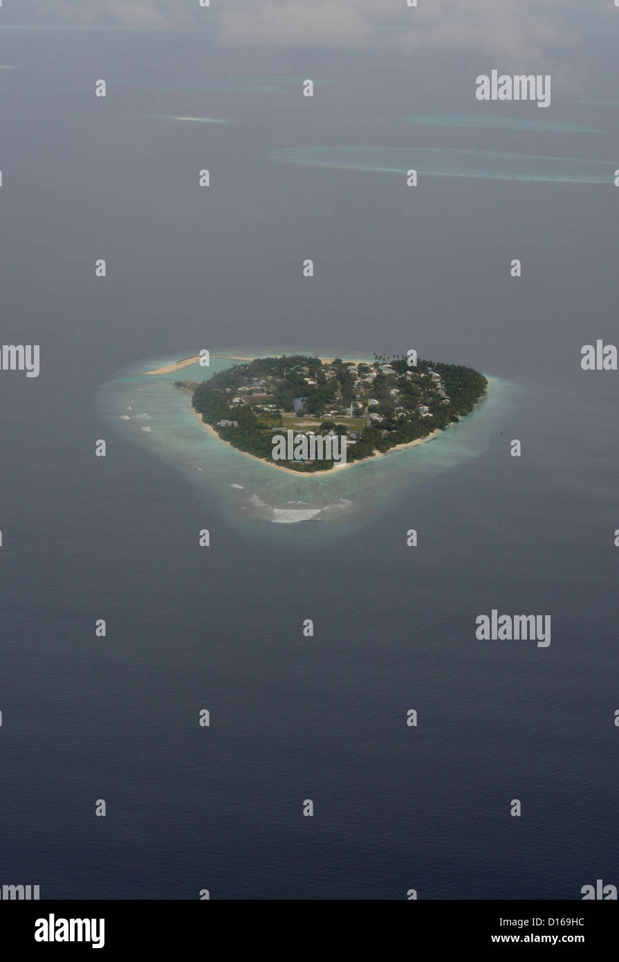 Malediven Herz Insel Liebe Atoll Meer Blau Vertikal Stockfotografie Alamy