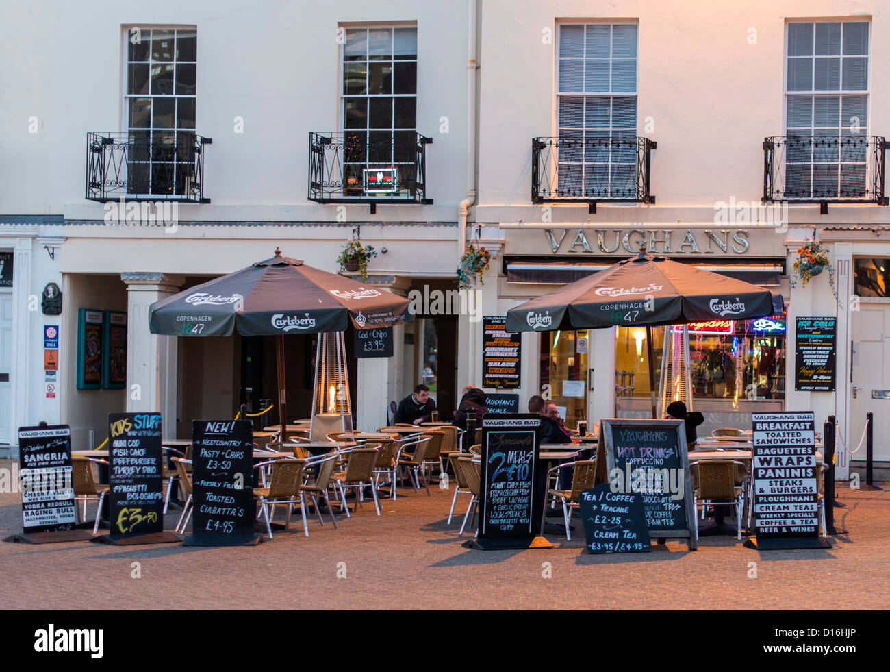 Torquay, Devon, England. 8. Dezember 2012. Eine Marina Restaurant in