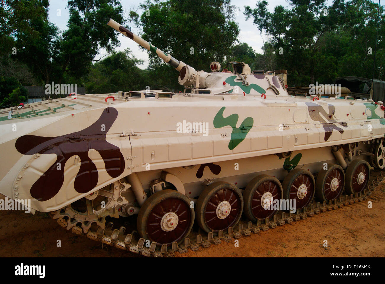 Indische Armee Battle Tank Seitenansicht Closeup Südindien Stockfoto