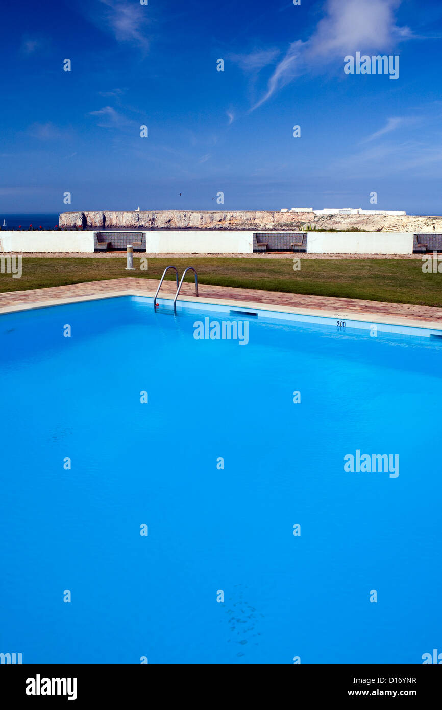 Sagres, Portugal, Swimmingpool eines Hotels Stockfoto