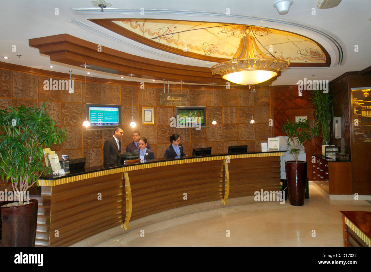 Dubai VAE, Vereinigte Arabische Emirate, Deira, Al Rigga, Flora Grand, Hotel, Hotel, Hotels, Gastfreundschaft, Lobby, Wanderarbeiter, ausländische Arbeiter, Angestellte Stockfoto