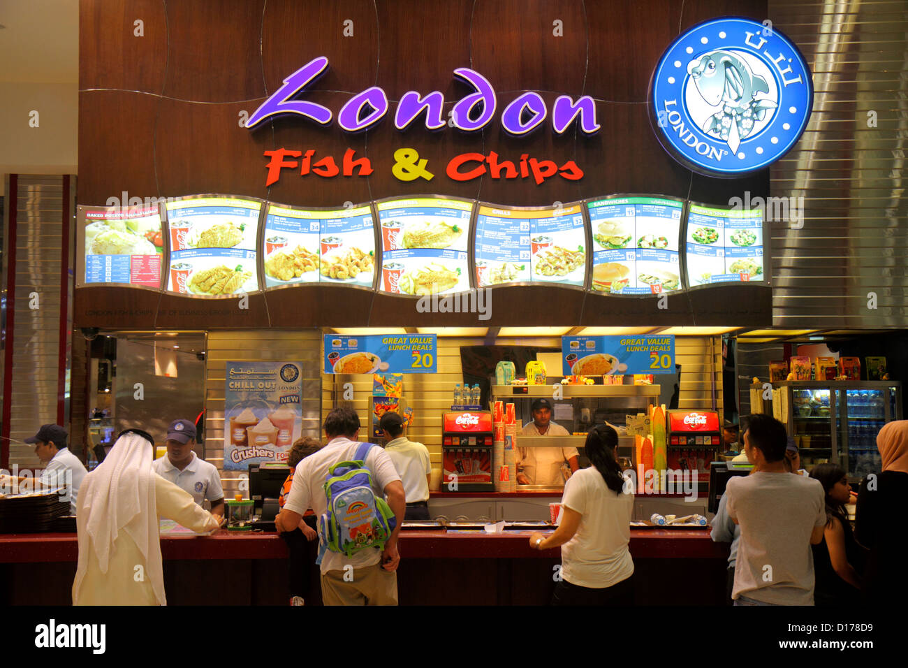 Dubai VAE, Vereinigte Arabische Emirate, Innenstadt von Dubai, Dubai Mall, Food Court plaza, London Fish & Chips, Fast Food, Restaurant Restaurants Essen Essen Café Cafés, Stockfoto