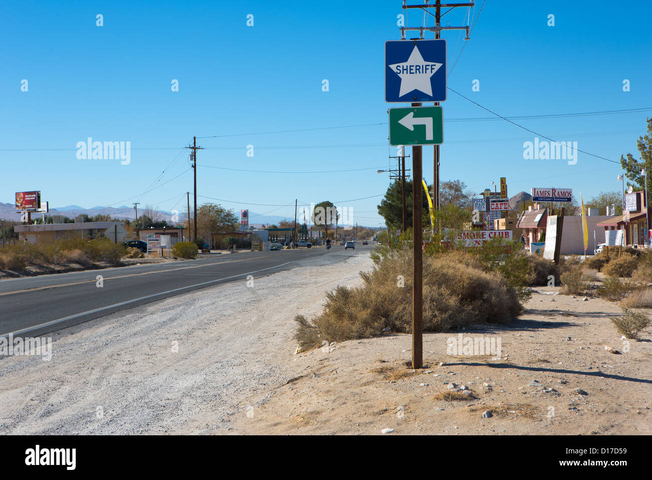 Verkehrszeichen in einer amerikanischen Kleinstadt Stockfoto