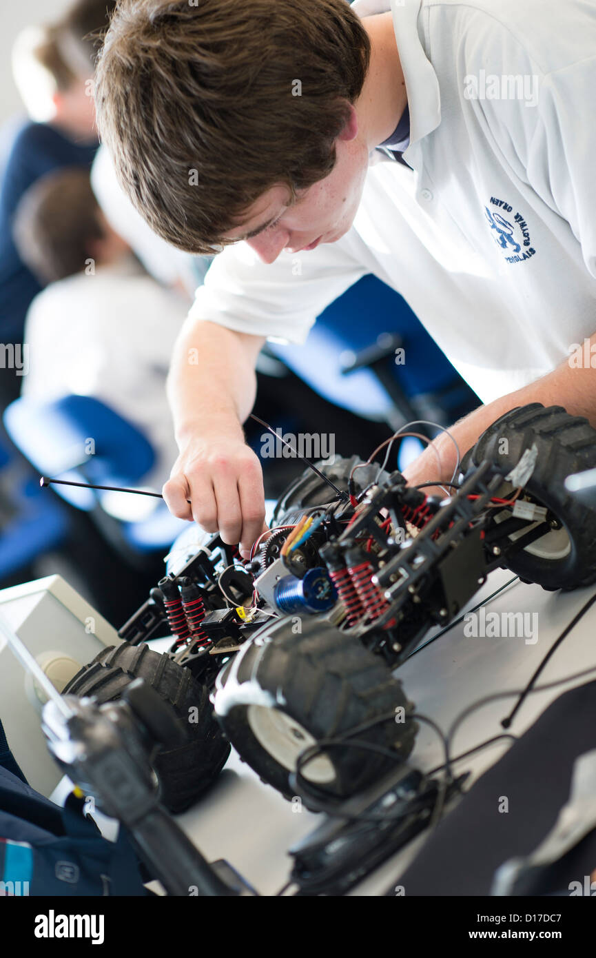 Aberystwyth University Computer Wissenschaft Abteilung nach der Schule TechnoCamp Robotik Workshop für weiterführende Schule Schüler UK Stockfoto