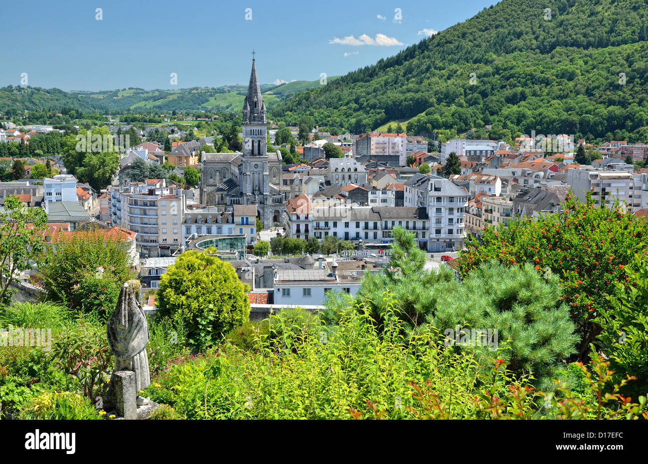 Sommer-Ansicht von Lourdes Stockfoto