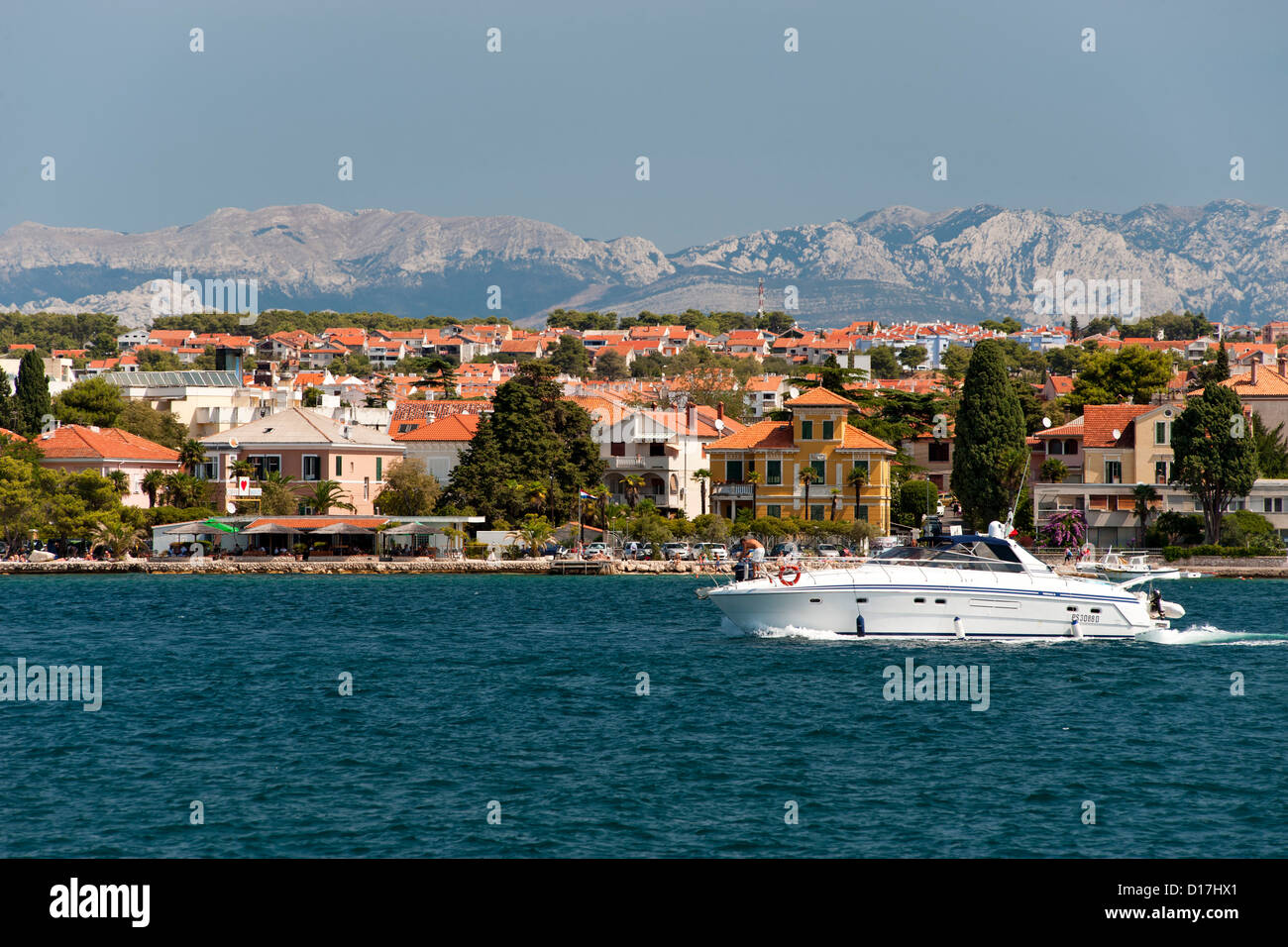 Blick auf die Küste in der Nähe von Zadar auf der Adria-Küste von Kroatien. Stockfoto