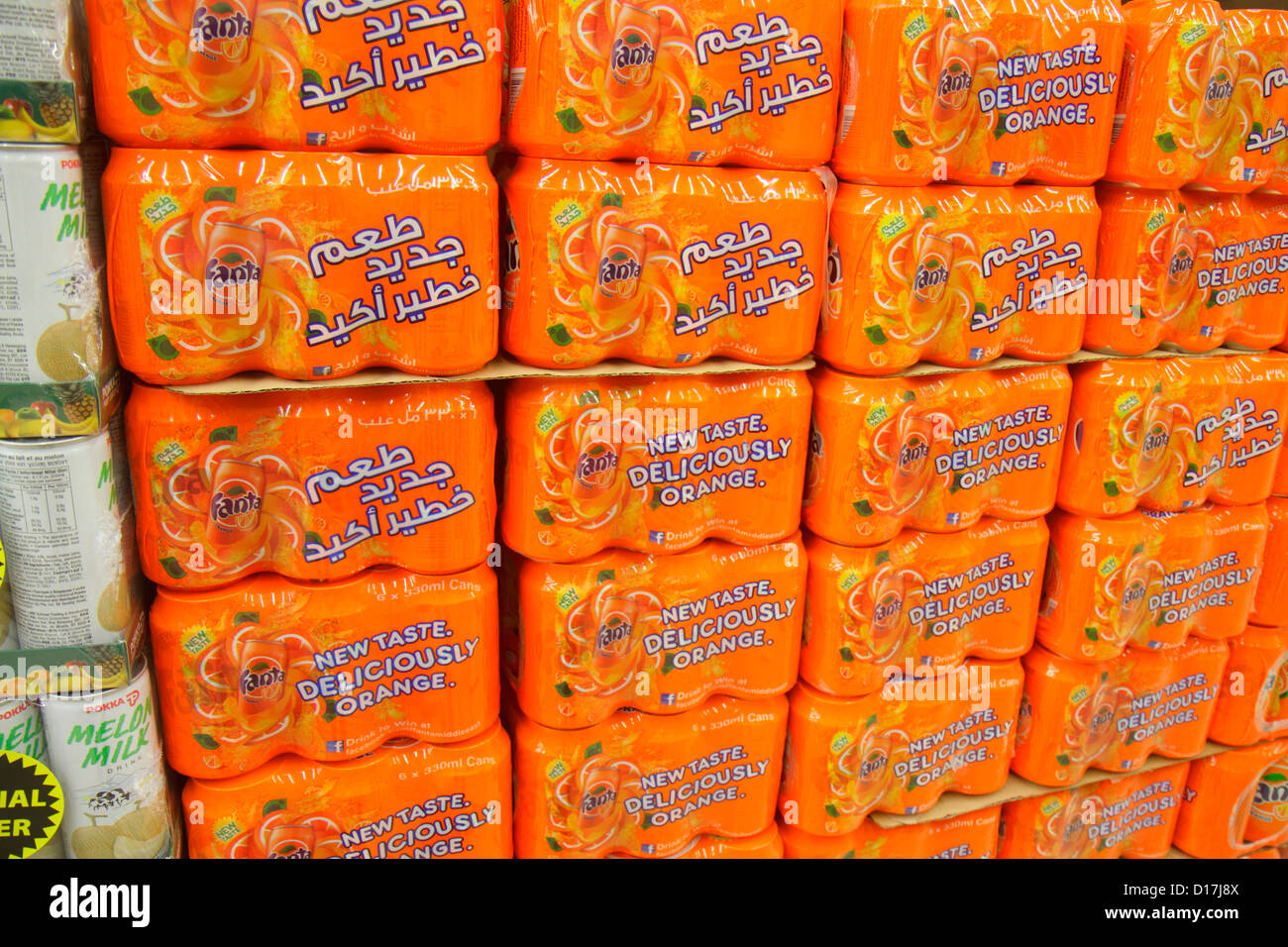 Dubai VAE, Vereinigte Arabische Emirate, Al Souqe Al Kabeer, Carrefour Hyper Market, Shopping Shopper Shopper Shop Shops Märkte Marktplatz Kauf Verkauf, Retai Stockfoto