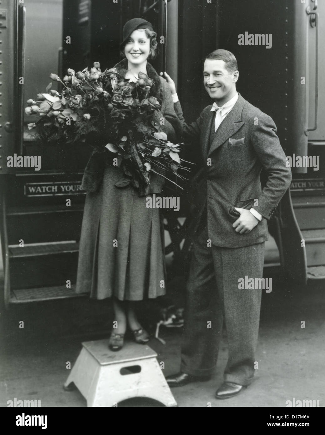 MAURICE CHEVALIER (1888 – 1972), französischer Sänger und Schauspieler mit Co-Star Jeanette MacDonald im Jahr 1932 Stockfoto