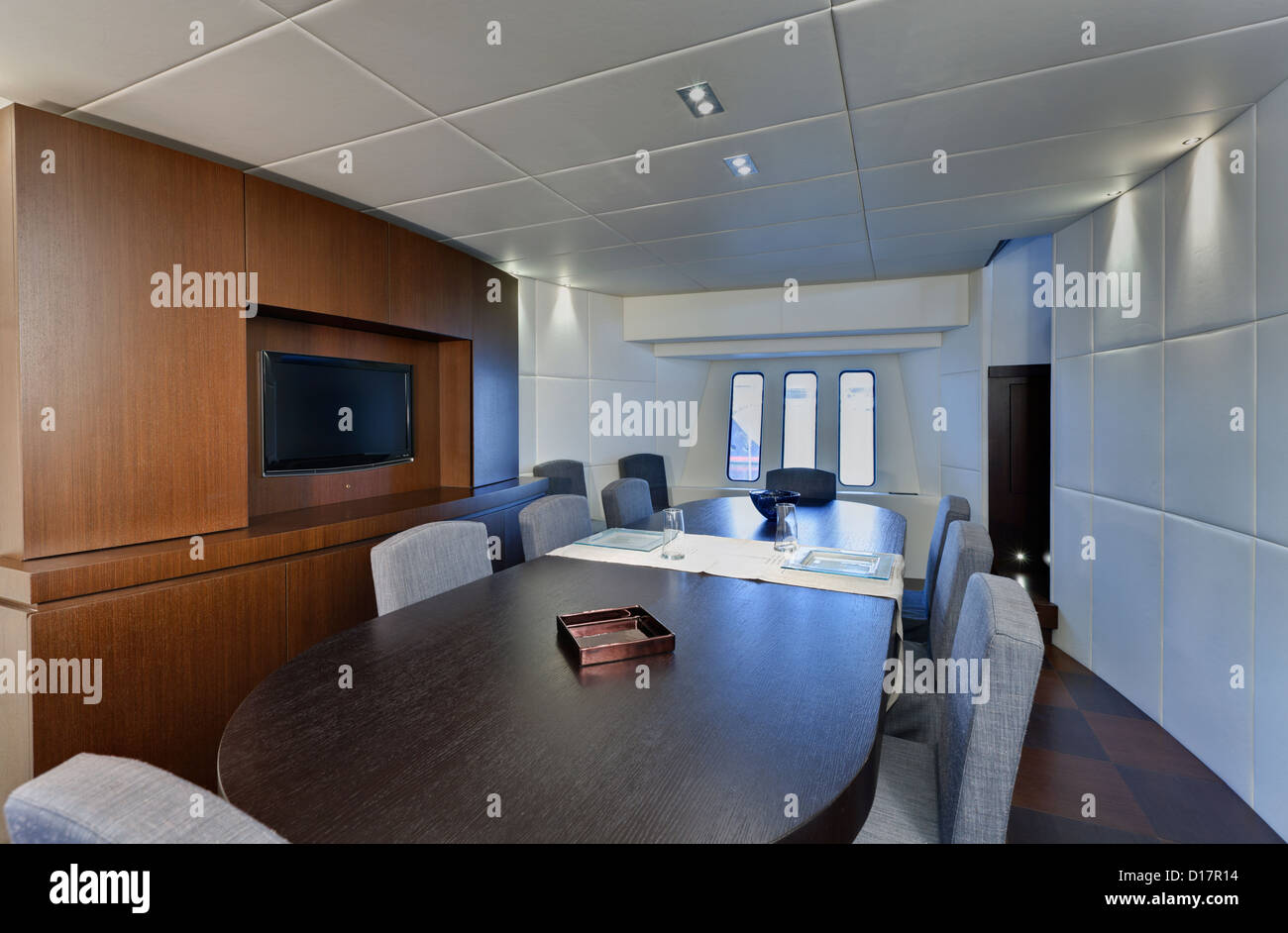 Italien Luxus Yacht Tecnomar 36 36 M Esszimmer Stockfoto Bild 52417488 Alamy