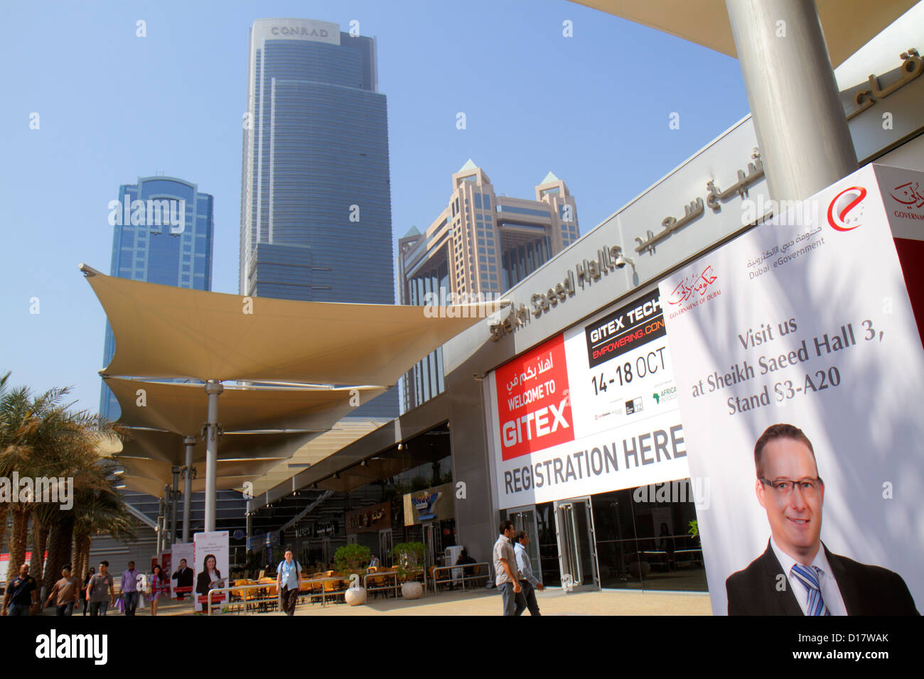 Dubai VAE, Vereinigte Arabische Emirate, Sheikh Zayed Road, World Trade Centre, Convention Centre, GITEX Technology Week, Special, Englisch, Arabisch, Sprache, zweisprachig, Stockfoto