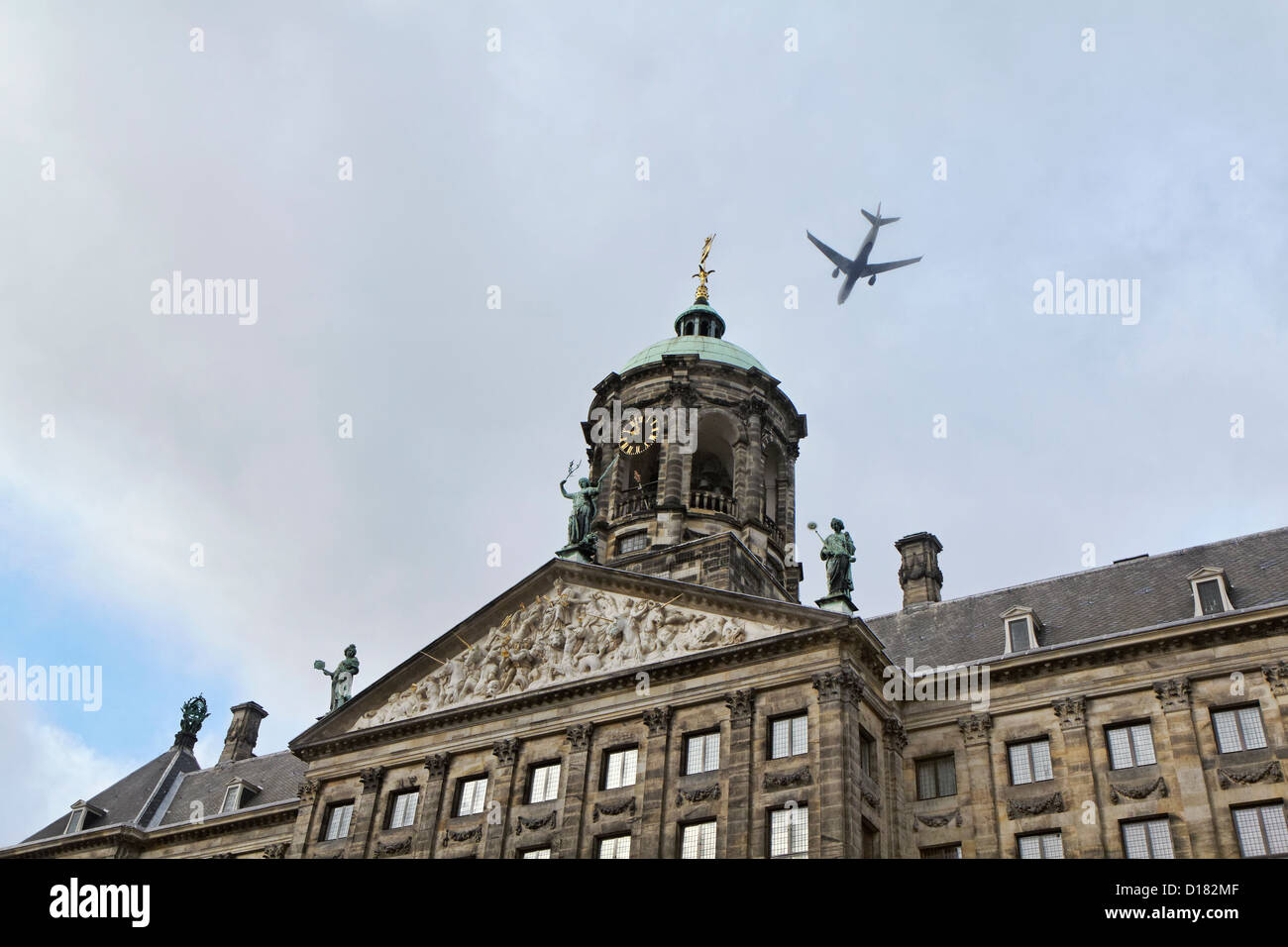 Holland, Amsterdam, Dam-Platz, die Fassade des königlichen Palast (Koninklijk Paleis), erbaut im 17. Jahrhundert Stockfoto