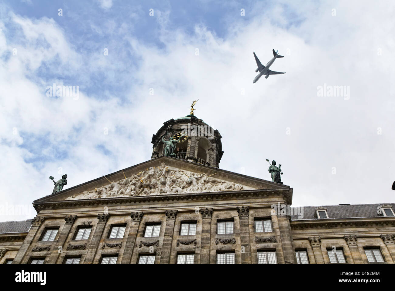 Holland, Amsterdam, Dam-Platz, die Fassade des königlichen Palast (Koninklijk Paleis), erbaut im 17. Jahrhundert Stockfoto