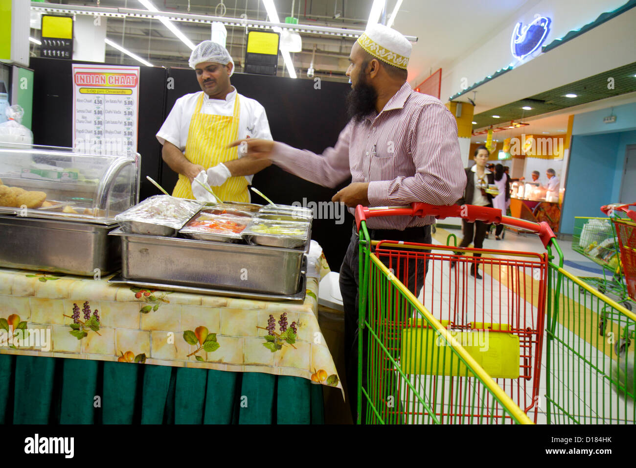 Dubai VAE, Vereinigte Arabische Emirate, Naher Osten, Al Qusais, Lulu Hyper Market Hypermarket, Shopping Shopper Shopper Shop Shops Market Markets Market Stockfoto