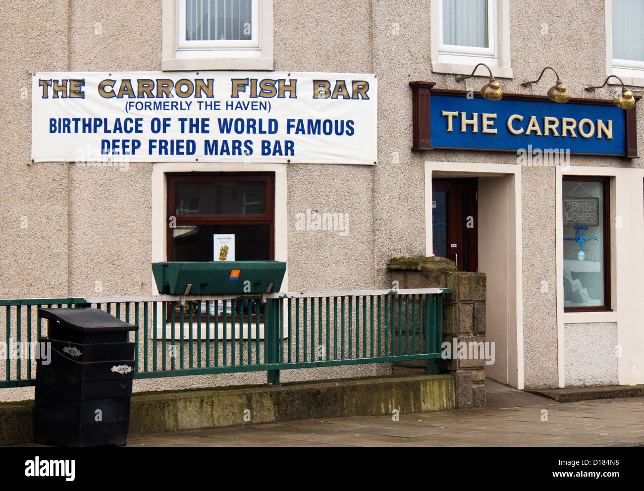 Carron Fish Bar - Heimat der tiefen frittierte Marsriegel. Stockfoto