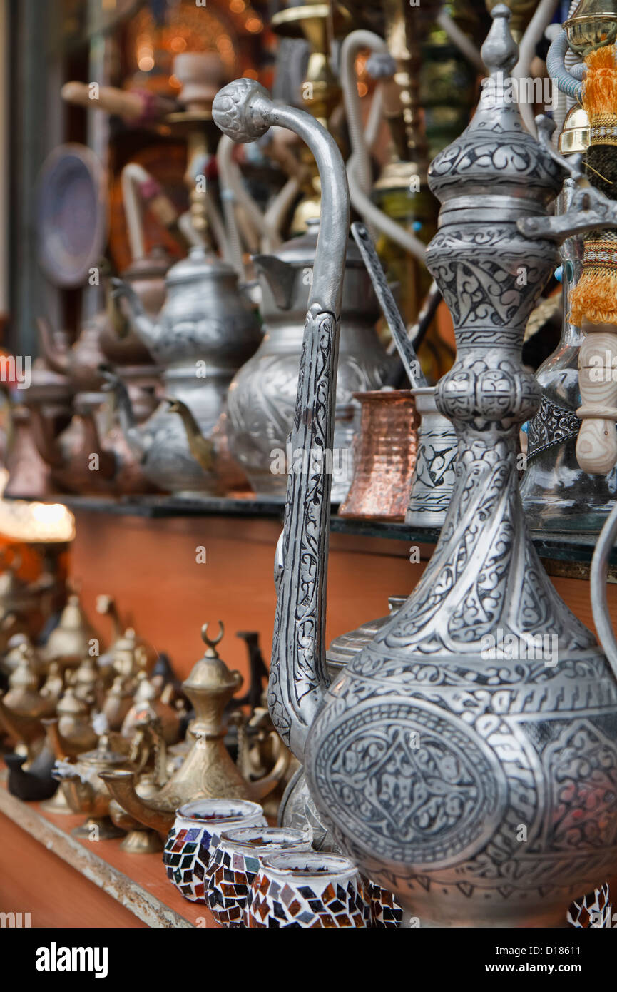 Türkei, Istanbul, türkische Produkte für den Verkauf in einem lokalen Markt Stockfoto