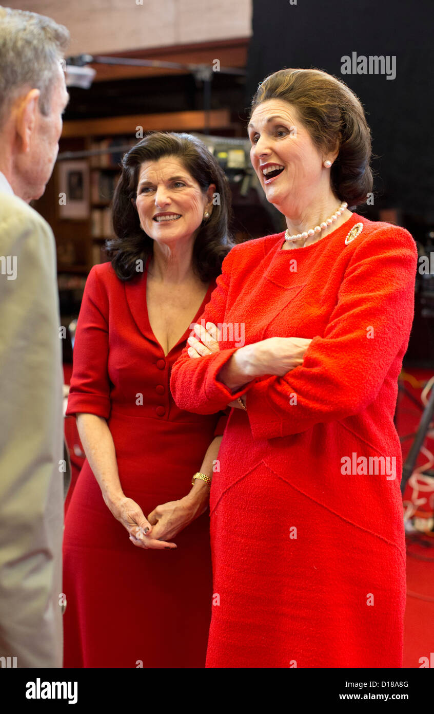 LBJ Präsident Töchter mit ehemaligen US Attorney General, Anwalt und Aktivist Ramsey Clark Stockfoto