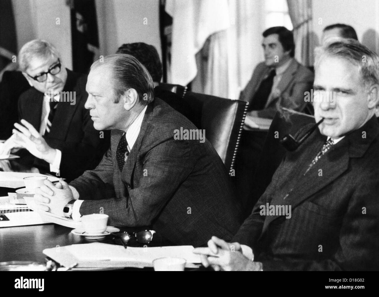 Präsident Gerald Ford in einer Kabinettssitzung sechs Tage vor seiner ersten State of the Union Address. L-r: Rogers Morton, Interieur Stockfoto