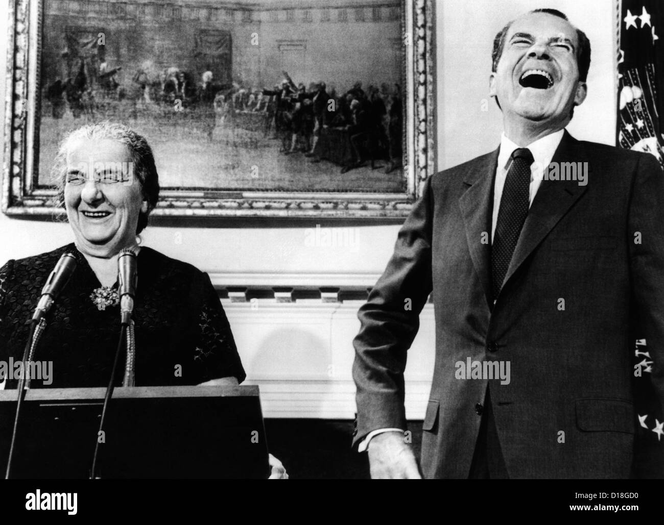 Israelischen Ministerpräsidenten Golda Meir und Präsident Richard Nixon Treffen mit der Presse im Roosevelt Room des weißen Hauses. Stockfoto