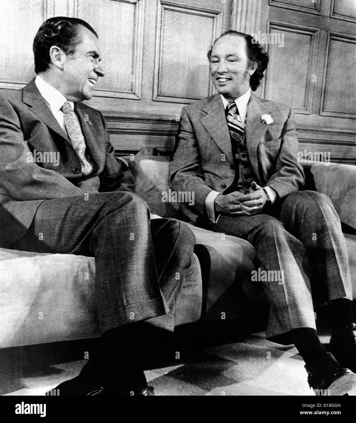 Präsident Richard Nixon (links) und der kanadische Premierminister Elliott Trudeau in seinem Büro Parliament Hill. 14. April 1972. Stockfoto