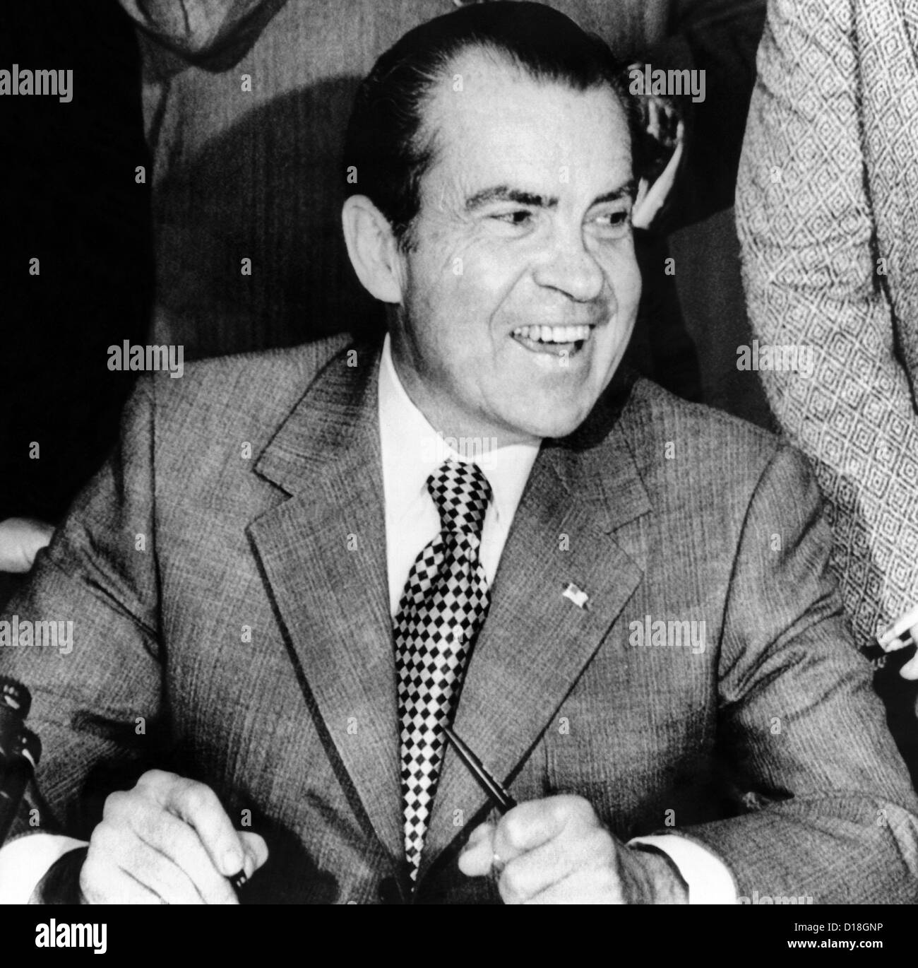 Präsident Richard Nixon lächelt während einer weißen Haus Vertragsunterzeichnung. Die Rechnung wird über die nächsten 3 Steuern $ 15,7 Milliarden gesenkt. Stockfoto