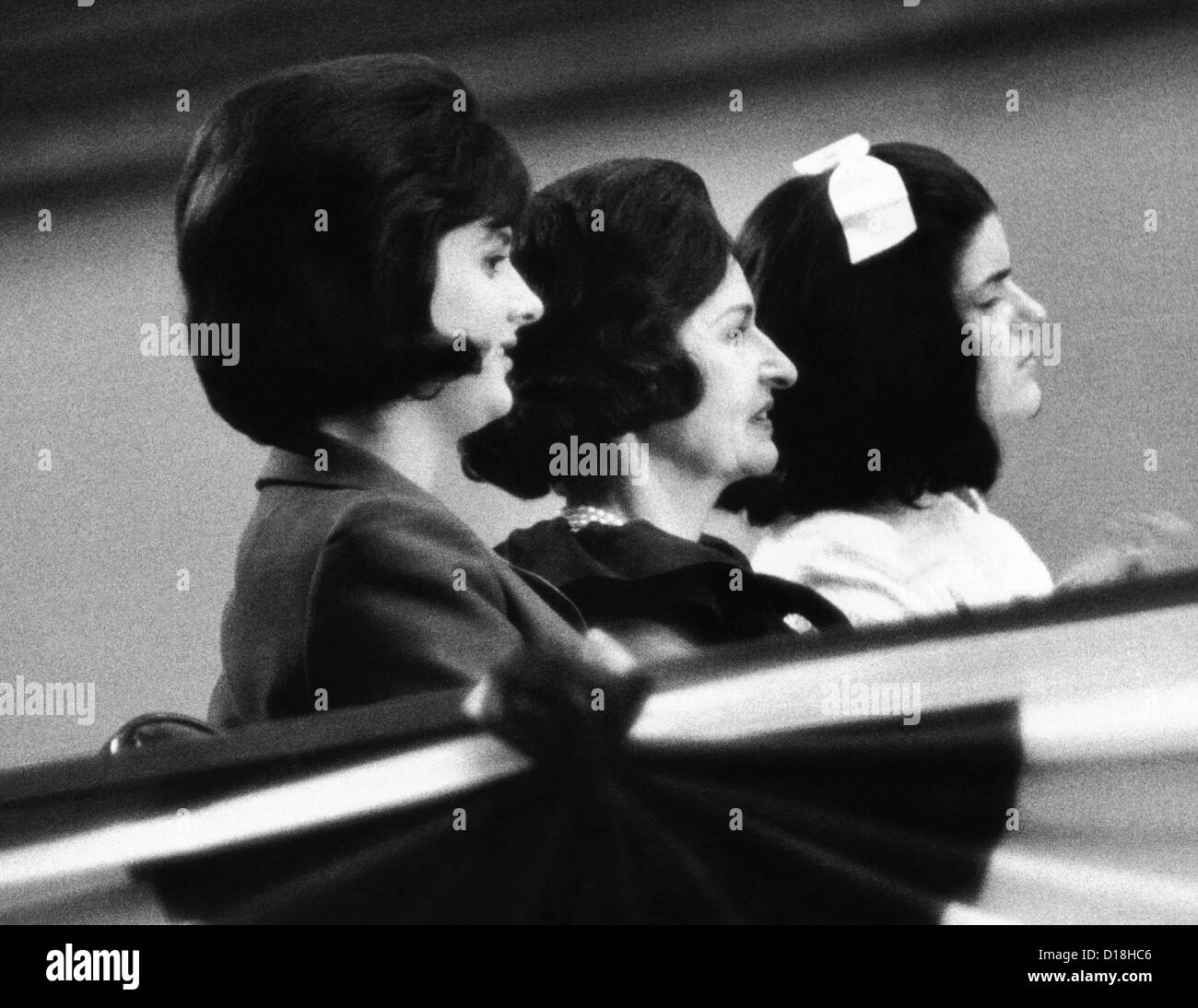 Die "LBJ-Damen" bei der 1964 National Democratic Convention in Atlanta. L-r: Lynda Bird Johnson; Lady Bird Johnson; und Lucy Stockfoto