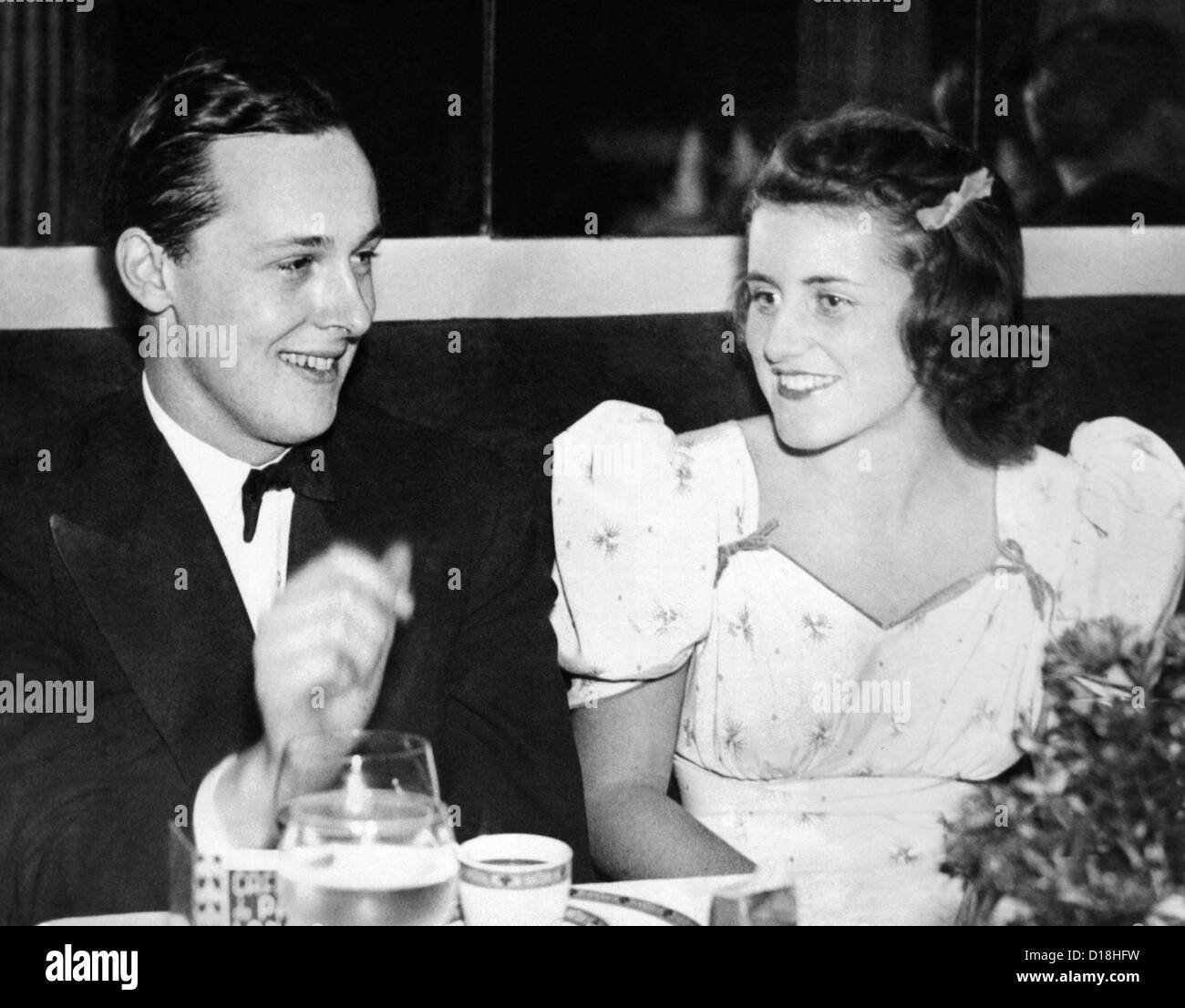 Kathleen Kennedy, mit Lord Hartington, Erbe des Duke of Devonshire. Das Paar heiratete am 6. Mai 1944. Katharinas Mutter Stockfoto